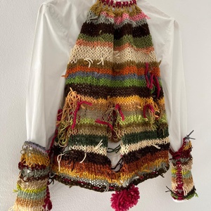 Top tricotat handmade cu mânuși stil boho-artisan. - îmbrăcăminte și modă - haine damă - bluze damă - Artynos.ro