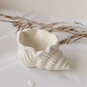 Scoica, Casa & Stil de viata, Decoratiuni de casa, Decoratiuni de masa si rafturi, Cutii de decor, Turnare in gips, Scoica (fara umplutura)
Lungime ≈ 10 cm
Inaltime ≈ 6 cm
Latime ≈ 4 cm, ARTYNOS