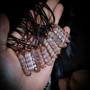 Pandantive energizante din cupru cu un singur cristal - bijuterii - coliere - Artynos.ro