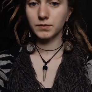 Cercei cu fosile preistorice - bijuterii - coliere - Artynos.ro