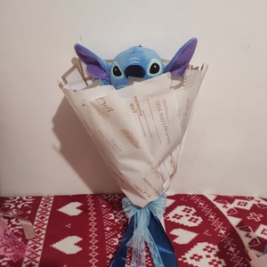 Buchet cu trandafiri de săpun albastru parfumați și Stitch  - casă & stil de viață - accesorii pentru decorat casa - suport de flori - buchete de flori - Artynos.ro