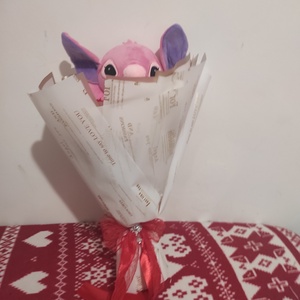 Buchet cu trandafiri de săpun parfumați și Stitch  - casă & stil de viață - accesorii pentru decorat casa - suport de flori - buchete de flori - Artynos.ro