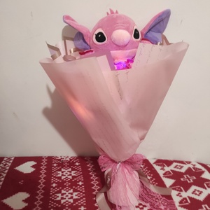 Buchet cu trandafiri de săpun parfumați și Stitch  - casă & stil de viață - accesorii pentru decorat casa - suport de flori - buchete de flori - Artynos.ro