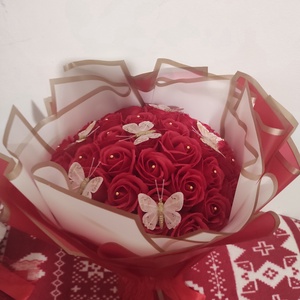 Buchet cu trandafiri de săpun parfumați   - Artynos.ro