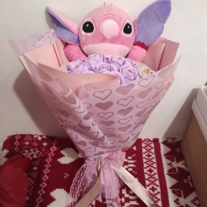 Buchet cu trandafiri de săpun parfumați și Stitch  - casă & stil de viață - accesorii pentru decorat casa - suport de flori - buchete de flori - Artynos.ro