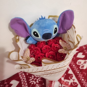 Buchet cu trandafiri de săpun parfumați și Stitch , Casă & Stil de viață, Accesorii pentru decorat casa, Suport de flori, Buchete de flori, Altele, Aranjament de flori, ARTYNOS