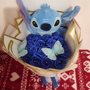 Buchet cu trandafiri de săpun parfumați și Stitch  - Artynos.ro