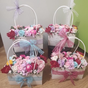 Aranjamente cu trandafiri și flori de săpun parfumați  - casă & stil de viață - accesorii pentru decorat casa - suport de flori - buchete de flori - Artynos.ro