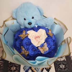Buchet cu trandafiri de săpun parfumați și ursulet  - casă & stil de viață - accesorii pentru decorat casa - suport de flori - buchete de flori - Artynos.ro