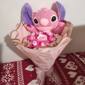 Buchet cu trandafiri de săpun parfumați și Stitch  - casă & stil de viață - accesorii pentru decorat casa - suport de flori - buchete de flori - Artynos.ro
