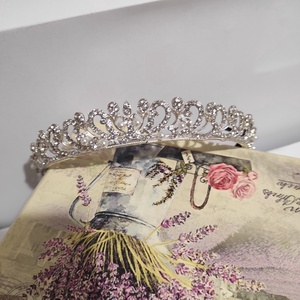 Coroana pentru mireasa - accesorii nuntă - ornamente de păr de nuntă - coroană de cap mireasă - Artynos.ro