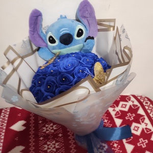 Buchet cu trandafiri de sapun parfumati si Stitch  - Artynos.ro