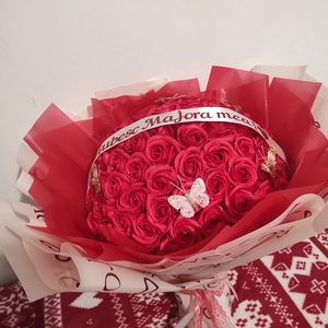 Buchet cu trandafiri de săpun parfumați  - casă & stil de viață - accesorii pentru decorat casa - suport de flori - buchete de flori - Artynos.ro