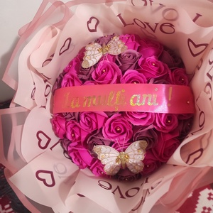 Buchet cu trandafiri de săpun parfumați și mesaj  - casă & stil de viață - accesorii pentru decorat casa - suport de flori - buchete de flori - Artynos.ro
