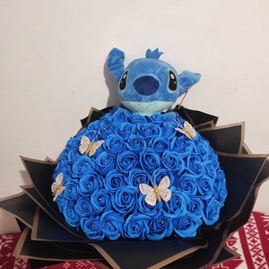 Buchet cu 101 trandafiri de sapun parfumati si stitch , Casa & Stil de viata, Decoratiuni de casa, Accesorii florale, Buchete de flori, Altele, Aranjament de flori, ARTYNOS