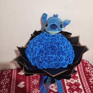 Buchet cu 101 trandafiri de săpun parfumați si stitch  - casă & stil de viață - decorațiuni de casă - accesorii florale - buchete de flori - Artynos.ro