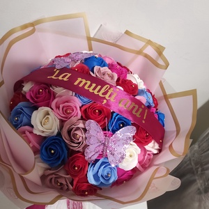Buchet cu trandafiri de săpun parfumați 51 trandafiri  - casă & stil de viață - decorațiuni de casă - accesorii florale - buchete de flori - Artynos.ro