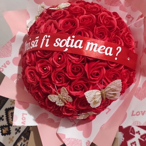 Buchet cu 101 trandafiri de săpun parfumați cerere căsătorie - casă & stil de viață - decorațiuni de casă - accesorii florale - buchete de flori - Artynos.ro