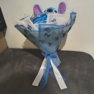 Buchet cu trandafiri de săpun parfumați și Stitch  - casă & stil de viață - decorațiuni de casă - accesorii florale - buchete de flori - Artynos.ro