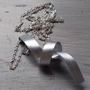 Colier cu design minimalist din aluminiu lucios si usor, , , ARTYNOS