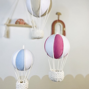 Hőlégballon babaszoba dekoráció - stílusos pasztell színekben, választható színösszeállítás - horgolt kosárkával, Casa & Stil de viata, Echipament pentru camera copiilor, Decoratiuni pentru camera copilului, Altele, ARTYNOS