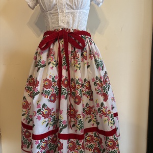 Fustă de dans popular cu motive Matyó, Imbracaminte si moda, Haine dama, Fusta dama, Cusatura, ARTYNOS