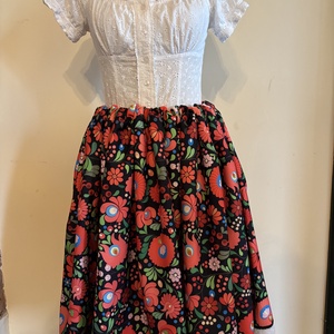 Fustă folclorică, de dans popular, cu motive Matyó, inspirată din arta populară maghiară, Imbracaminte si moda, Haine dama, Fusta dama, Cusatura, ARTYNOS