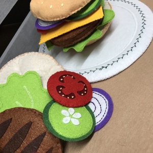 Set pentru fabricarea hamburgerului - jucării și echipamente pentru copii - jocuri de rol - Artynos.ro