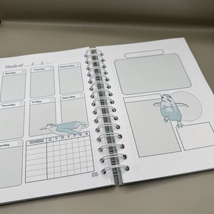 Agenda nedatata in limba engleza realizata manual - accessorii și unelte - carte, ziar - carte nouă - Artynos.ro