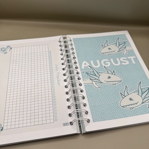 Agenda datata, in engleza pentru anul 2026 cu animale - arte vizuale și accesorii  - grafică, ilustrație - grafică digitală - Artynos.ro