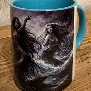 Cană ilustrată cu sirene gotice în mare furtunoasă - casă & stil de viață - echipamente de bucătărie - accesorii de servire - căni - Artynos.ro