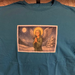 Tricou realizat cu grafica de design unic, disponibil in nenumarate variante - Artynos.ro