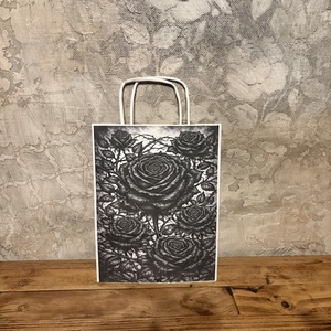 Punguta cadou � trandafiri gotici, Accessorii si unelte, Hartie, Hartie decorativa, Fotografie, grafica, desen, ilustratie, ARTYNOS