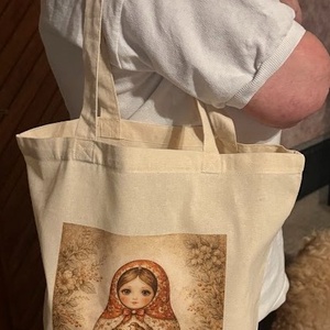 Geantă tote natur din pânză cu ilustrație matrioșka tort � design artistic digital - genți și portofele - geantă pentru cumpărături - totebaguri - Artynos.ro