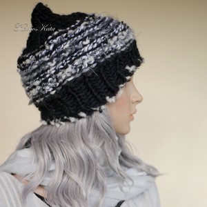 LUCA-SAPI / negru si alb - Sapca boema din lana tricotata manual, Imbracaminte si moda, Esarfe, palarii, fularuri, Caciula, Impletitura, ARTYNOS