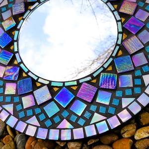 Oglindă de perete circulară cu mozaicuri de eozină - casă & stil de viață - accesorii pentru decorat casa - oglinzi perete, oglinzi decor - Artynos.ro