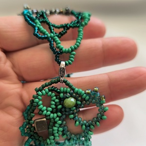 Brățară din mărgele Freeform verde - bijuterii - brățări - brățări din mărgele - Artynos.ro