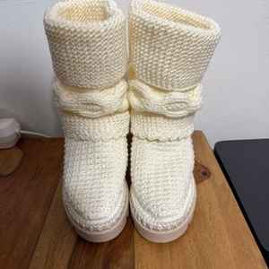 Botine scurte Nr 37 - îmbrăcăminte și modă - pantofi, papuci, șosete - sandale - Artynos.ro