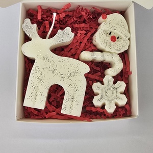 Pachet de Sarbatori Magia Renului  Lumanare Handmade si Melt-uri Parfumate, Craciun, Decoratiuni de Craciun de casa, Lumanari parfumate de Craciun, Altele, ARTYNOS