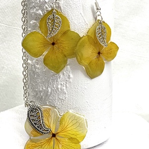 Set Bijuterii unicat  din rasina flori naturale - accesorii nuntă - bijuterii mireasă - cercei mireasă - Artynos.ro