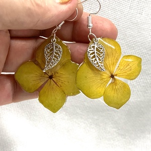 Set Bijuterii unicat  din rasina flori naturale - accesorii nuntă - bijuterii mireasă - cercei mireasă - Artynos.ro