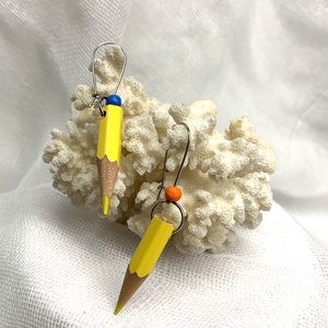 Cercei din creioane colorate - Artynos.ro