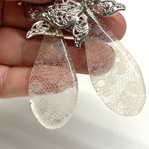 Cercei handmade din rasina si dantela pentru mireasa - accesorii nuntă - bijuterii mireasă - cercei mireasă - Artynos.ro