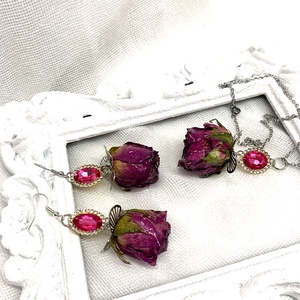 Set bijuterii handmade unicat din rasina si trandafiri naturali - accesorii nuntă - bijuterii mireasă - cercei mireasă - Artynos.ro