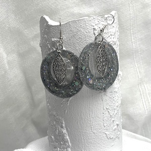 Cercei handmade unicat din rasina - Artynos.ro