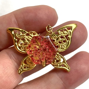 cercei handmade unicat din rasina si flori naturale - bijuterii - cercei - cercei agățați - Artynos.ro