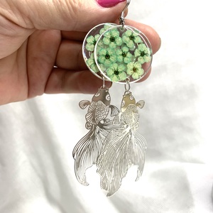 cercei handmade unicat din rasina si flori naturale - Artynos.ro