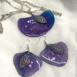 set bijuterii handmade unicat din rasina si flori naturale - bijuterii - seturi de bijuterii - Artynos.ro