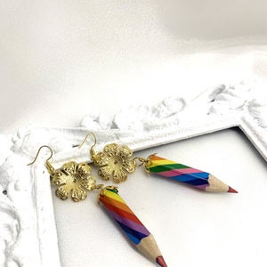 Cercei handmade -unicat din creioane colorate - bijuterii - cercei - cercei agățați - Artynos.ro
