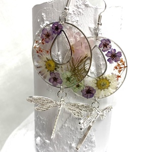 Cercei handmade unicat cu flori naturale și rășină, Bijuterii, Cercei, Cercei agățați, Confecționarea bijuteriilor, ARTYNOS